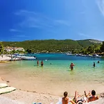 Apartment By The Sea Grebastica, Sibenik - 6437 Brodarica (Sibenik-Knin)