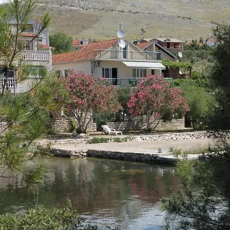 By The Sea Grebastica, Sibenik - 6437 브로다리카