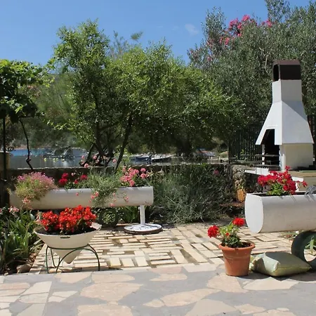 Апартаменты By The Sea Grebastica, Sibenik - 6437 *